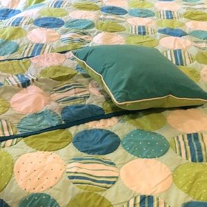Super cute Twin XL quilt, sham and pillow.
